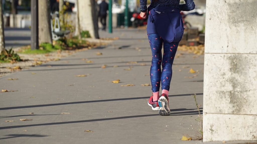 Wie lange sollte man sich vor dem Joggen aufwärmen?