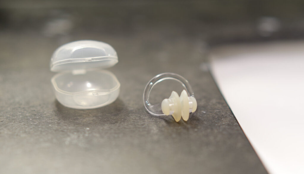 Nasenklammer beim Kraulen – sinnvoll oder nicht?